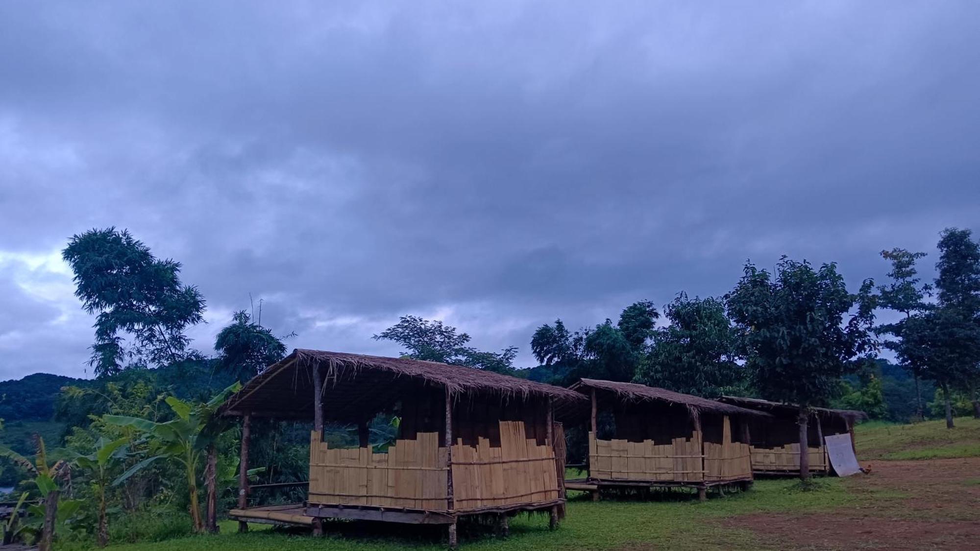 ไร่นิธิสุนทร Nithisoonthon Farmstay Мэхонгсон Экстерьер фото