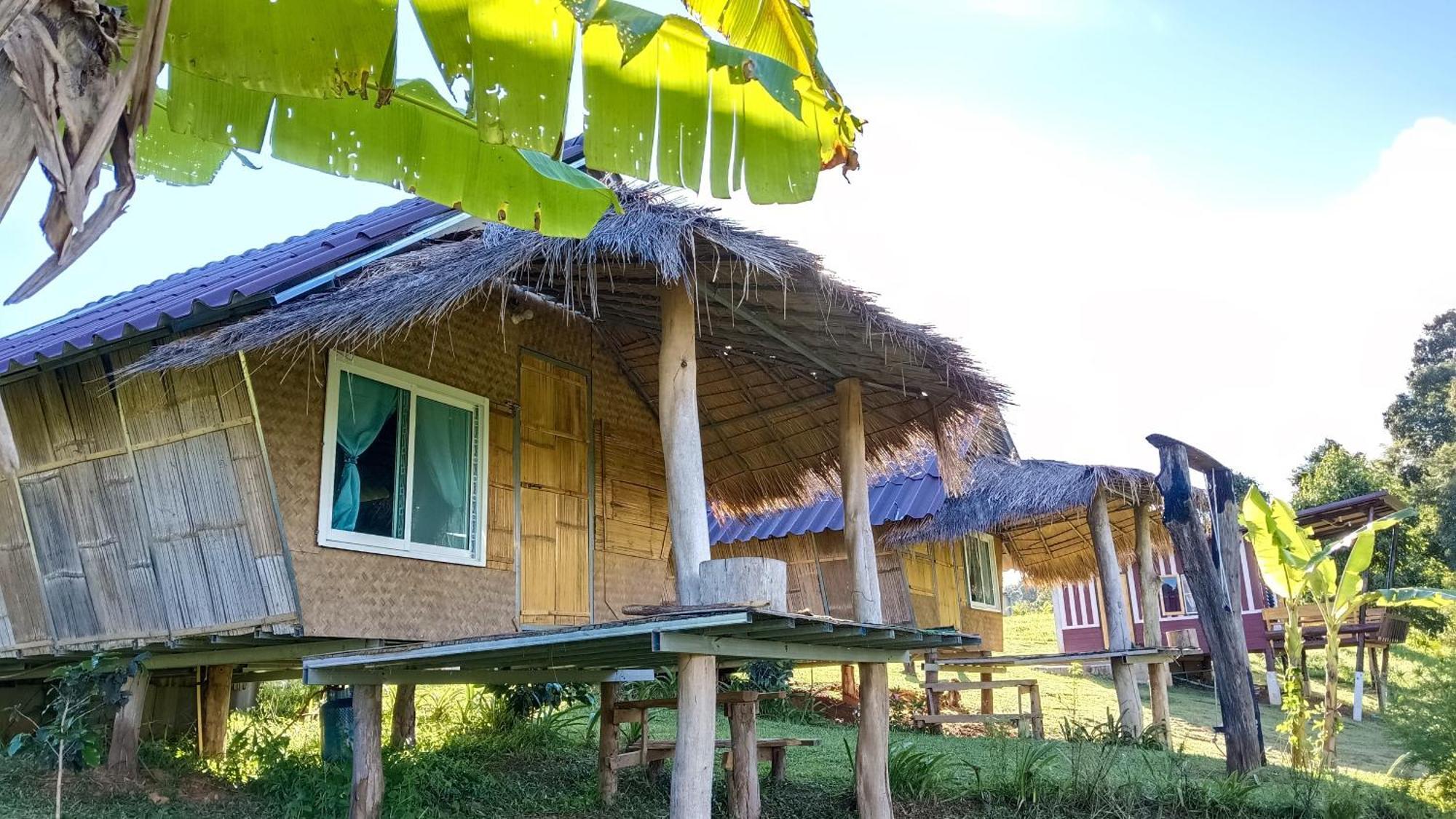 ไร่นิธิสุนทร Nithisoonthon Farmstay Мэхонгсон Экстерьер фото