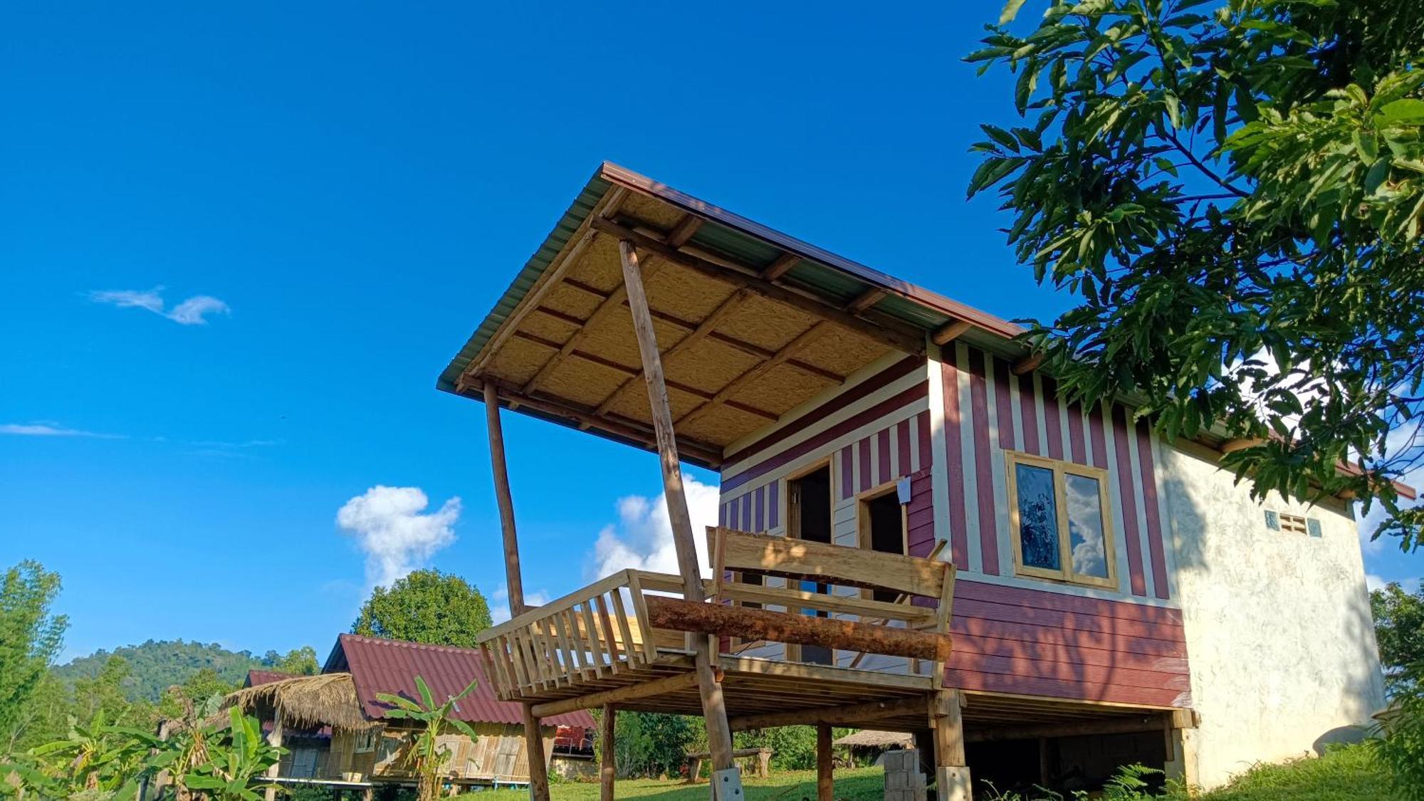 ไร่นิธิสุนทร Nithisoonthon Farmstay Мэхонгсон Экстерьер фото