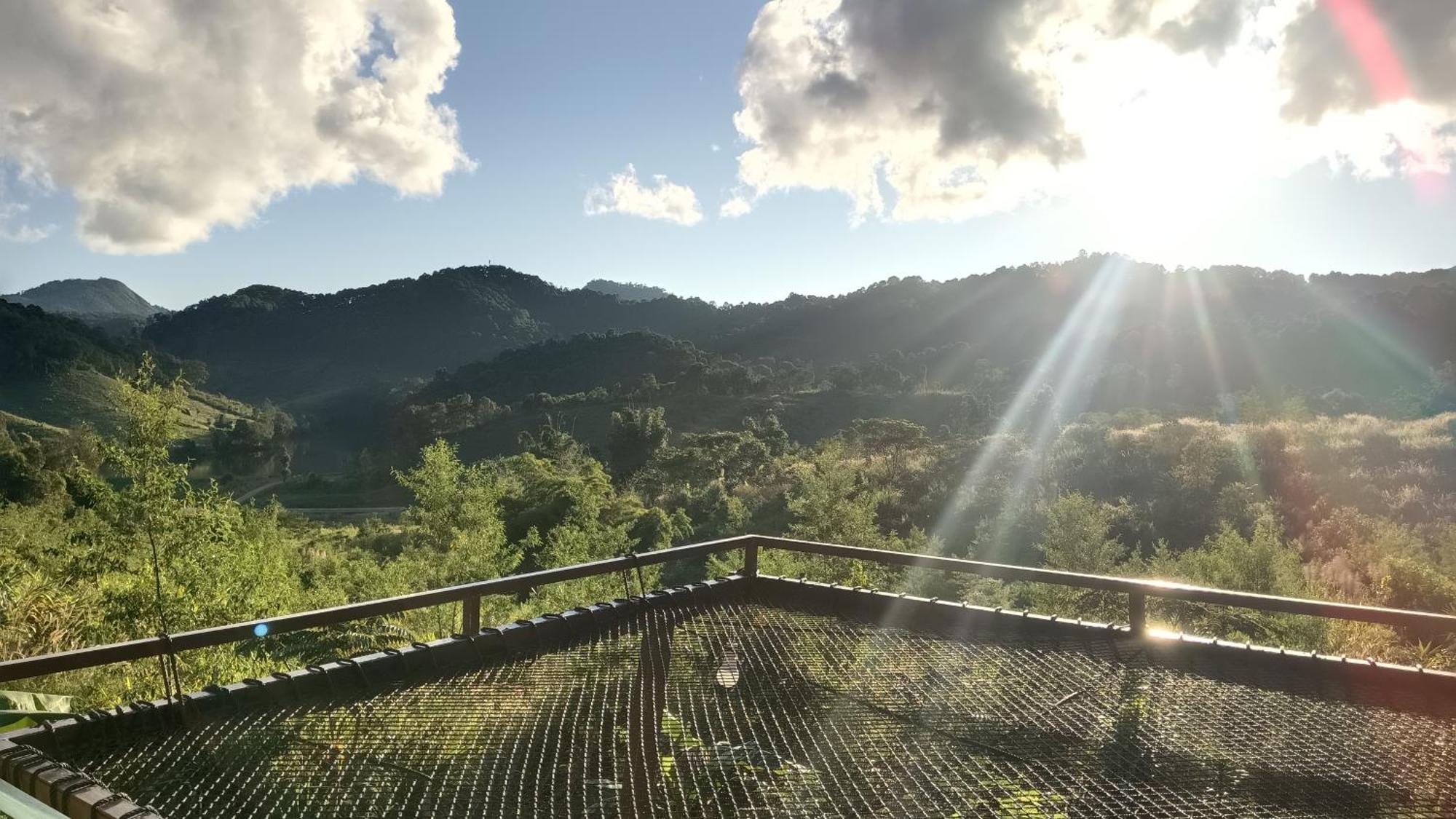 ไร่นิธิสุนทร Nithisoonthon Farmstay Мэхонгсон Экстерьер фото